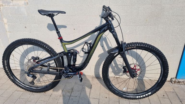 Used Giant Reign Shimano SLX 2022 Mountainbike — image 1 of 8