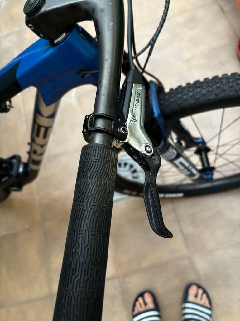 Used Trek Supercaliber SRAM GX Eagle AXS (T-Type) 2024 Mountainbike, Blue — image 5 of 9