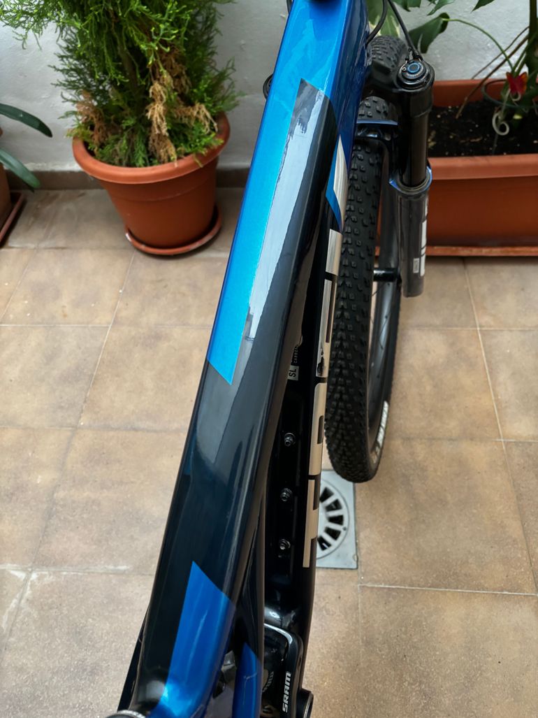 Used Trek Supercaliber SRAM GX Eagle AXS (T-Type) 2024 Mountainbike, Blue — image 9 of 9
