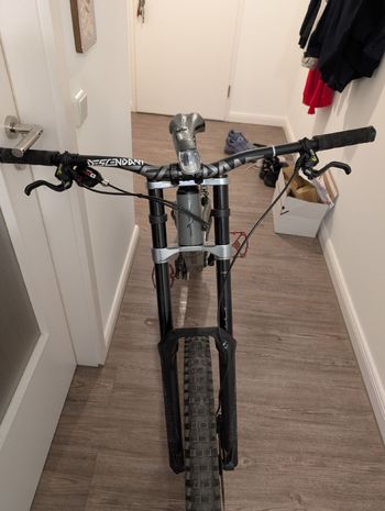 Tweedehands YT Industries Tues SRAM X01 DH 2019 Mountainbike — afbeelding 2 van 6