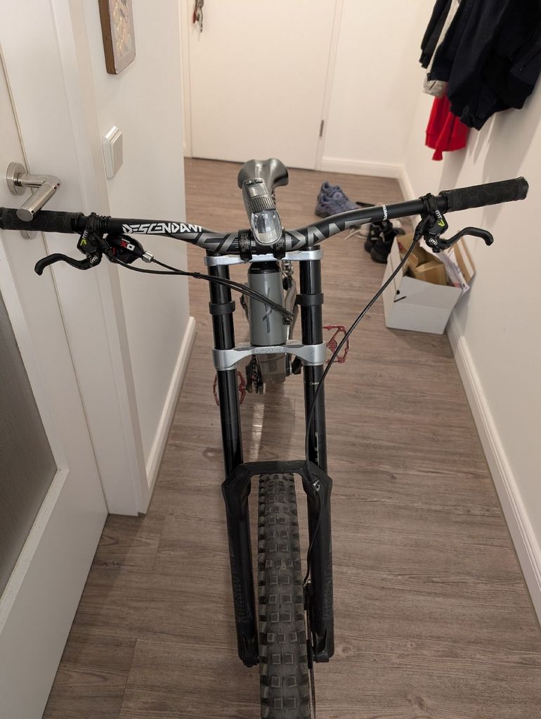 Tweedehands YT Industries Tues SRAM X01 DH 2019 Mountainbike — afbeelding 2 van 6