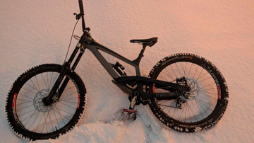 Used YT Industries Tues SRAM X01 DH 2019 Mountainbike, Light Gray — image 1 of 6