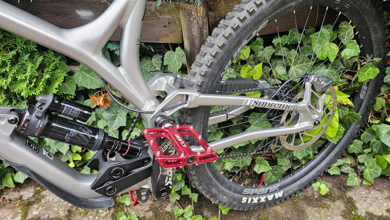 Używany Commencal Supreme DH V4 XS 2022 Road & Gravel — zdjęcie 4 z 9