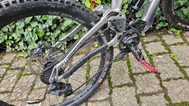 Używany Commencal Supreme DH V4 XS 2022 Road & Gravel — zdjęcie 7 z 9