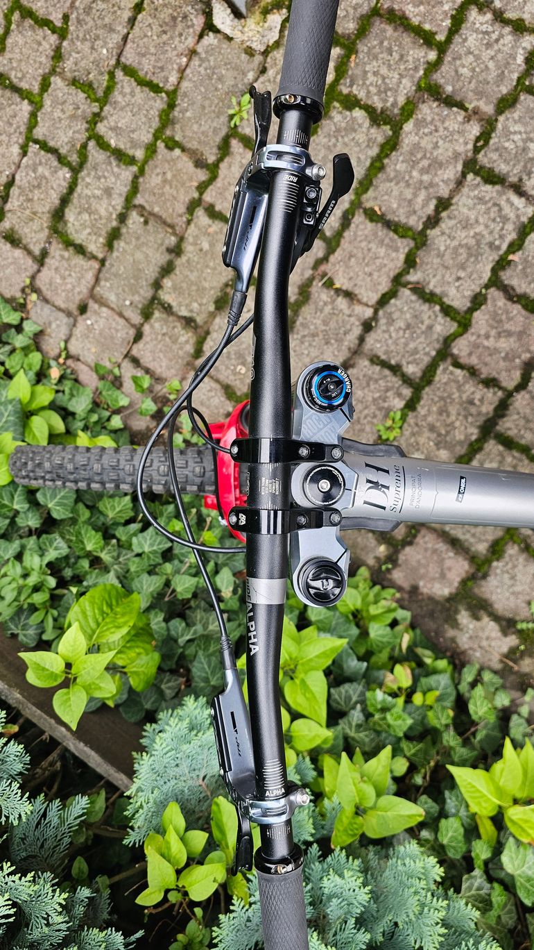 Używany Commencal Supreme DH V4 XS 2022 Road & Gravel — zdjęcie 6 z 9