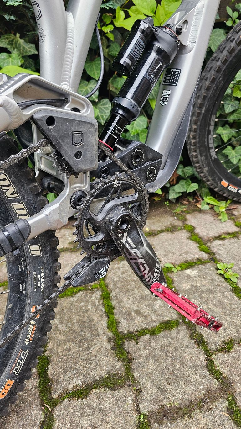 Używany Commencal Supreme DH V4 XS 2022 Road & Gravel — zdjęcie 9 z 9