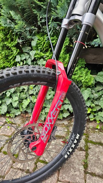Używany Commencal Supreme DH V4 XS 2022 Road & Gravel — zdjęcie 5 z 9
