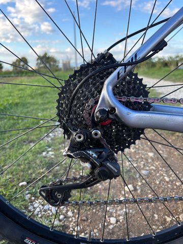 Used Specialized Swork Epic 2018 Mountainbike, Light Gray — image 4 of 5