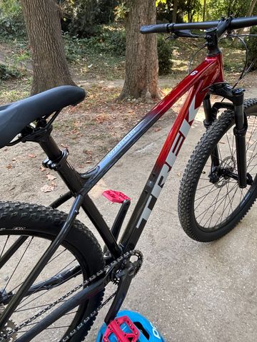 Used Trek Marlin 6 Gen 3 2025 2025 Mountainbike, Red, 27.5, 29 — image 11 of 11