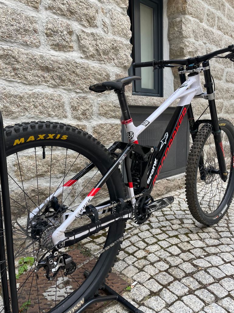 Used Mondraker Summum Shimano Saint 2021 Mountainbike, Black — image 4 of 20