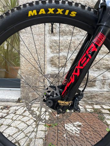 Used Mondraker Summum Shimano Saint 2021 Mountainbike, Black — image 15 of 20