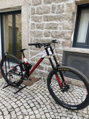 Used Mondraker Summum Shimano Saint 2021 Mountainbike, Black — image 2 of 20