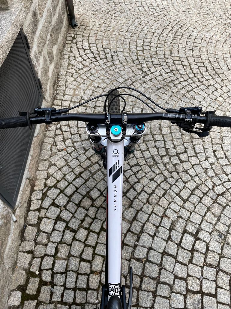 Used Mondraker Summum Shimano Saint 2021 Mountainbike, Black — image 5 of 20