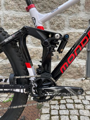 Used Mondraker Summum Shimano Saint 2021 Mountainbike, Black — image 7 of 20