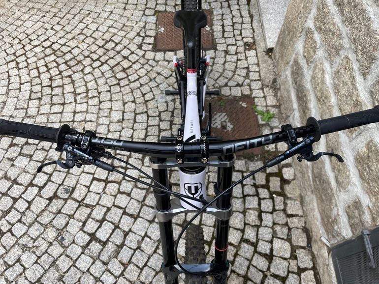 Used Mondraker Summum Shimano Saint 2021 Mountainbike, Black — image 6 of 20