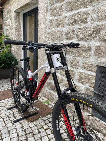 Used Mondraker Summum Shimano Saint 2021 Mountainbike, Black — image 3 of 20