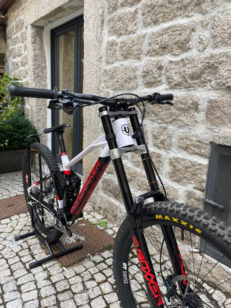 Used Mondraker Summum Shimano Saint 2021 Mountainbike, Black — image 3 of 20