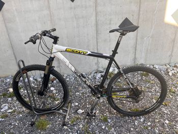 Used Scott Scale 40 2005 Mountainbike, White — image 2 of 3