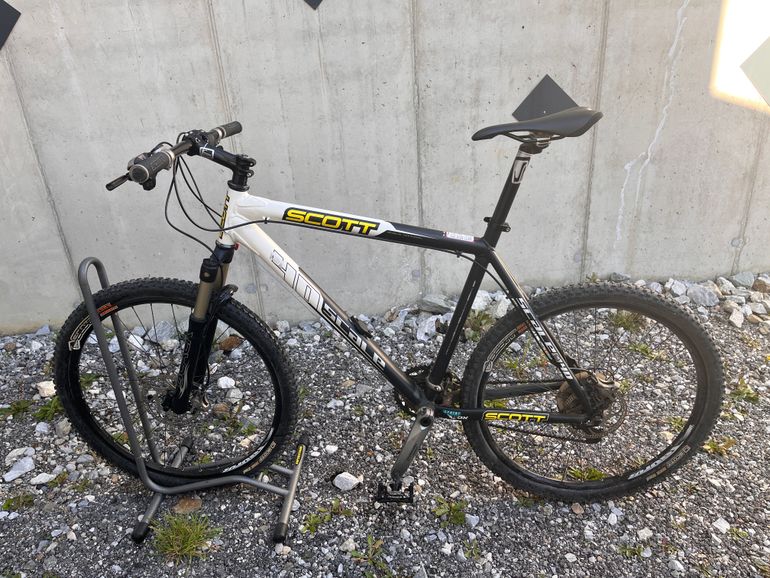 Used Scott Scale 40 2005 Mountainbike, White — image 2 of 3