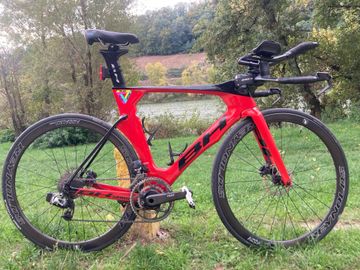 Used BH AERO TT 5.0 2022 2022 Road & Gravel, Red — image 1 of 6