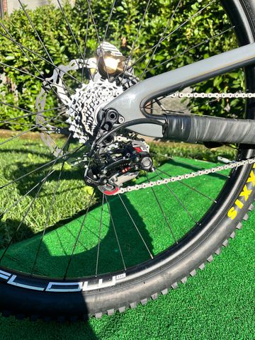 Used Pivot Phoenix Sram X0 EAGLE AXS 2022 Mountainbike, Light Gray, 29 — image 3 of 8