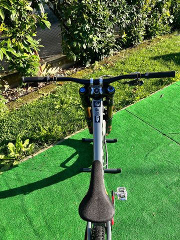 Used Pivot Phoenix Sram X0 EAGLE AXS 2022 Mountainbike, Light Gray, 29 — image 6 of 8