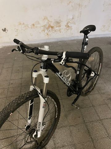 Used Trek Superfly 5 2017 2017 Mountainbike, Black, 27.5, 29 — image 2 of 4