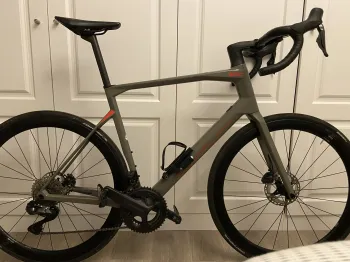 Used BMC Roadmachine 01 THREE 2022 Road & Gravel — image 1 of 3