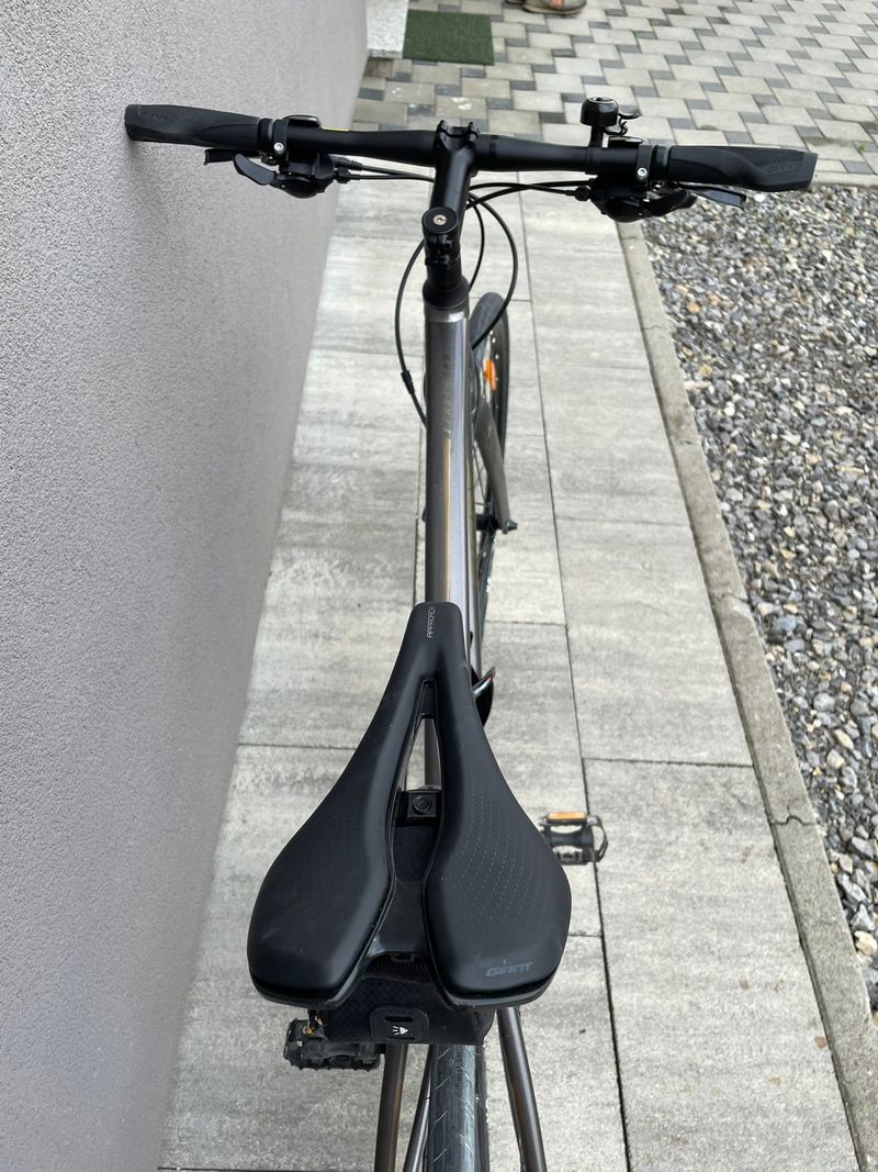 Used Giant Fastroad 2022 Road & Gravel, Black — image 2 of 3