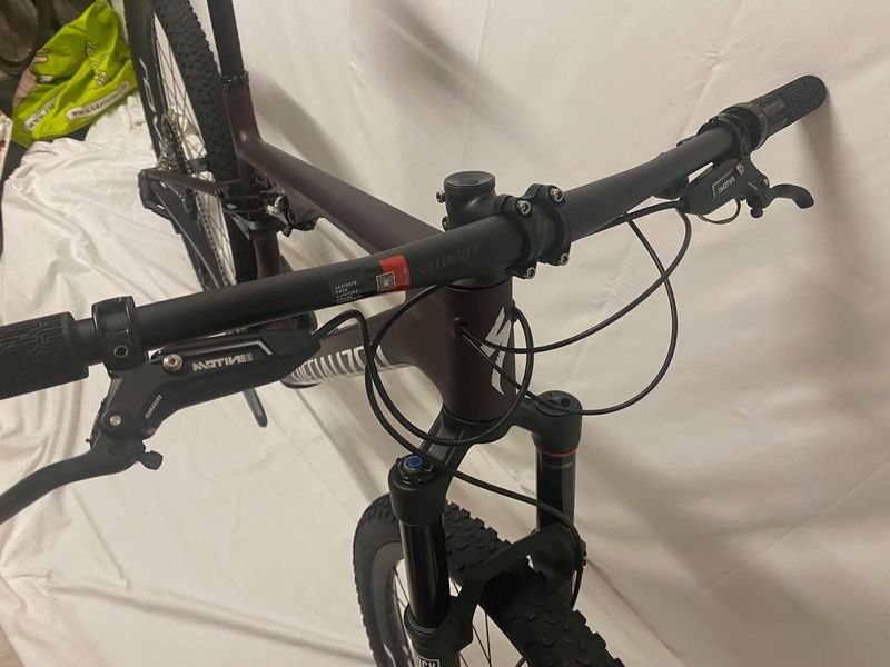 Specialized Epic 8 Expert 2025 Mountainbike de segunda mano, Rojo — imagen 5 de 9