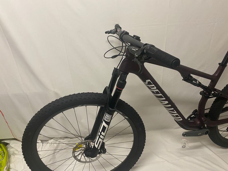 Specialized Epic 8 Expert 2025 Mountainbike de segunda mano, Rojo — imagen 3 de 9