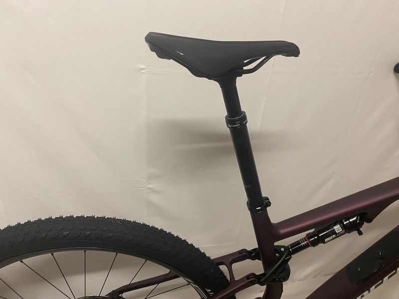 Specialized Epic 8 Expert 2025 Mountainbike de segunda mano, Rojo — imagen 7 de 9
