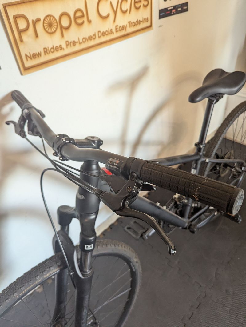 Used Cannondale M Quick CX 4 2022 Road & Gravel, Black — image 2 of 10