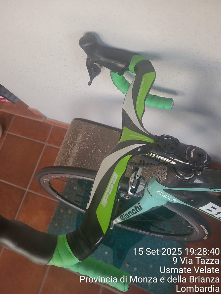 Used Bianchi Oltre XR2 2016 Road & Gravel, Verde — image 2 of 4