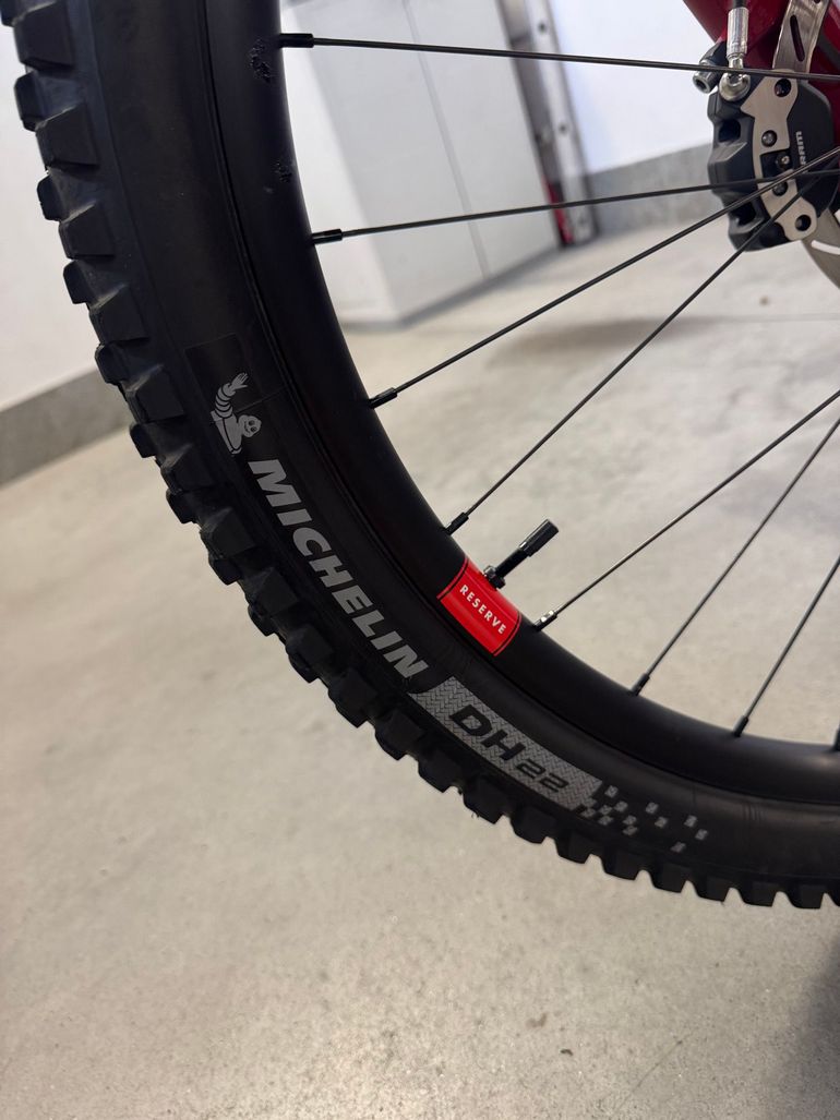 Použité Santa Cruz V10 2025 Mountainbike — obrázek 7 z 7