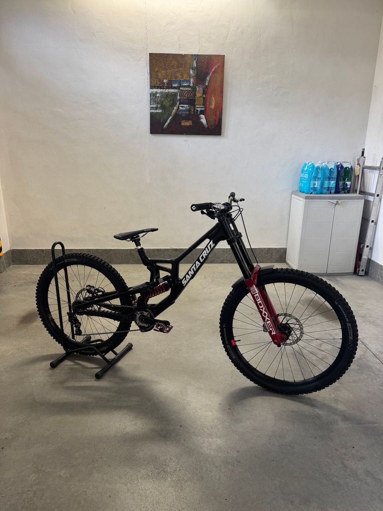 Použité Santa Cruz V10 2025 Mountainbike — obrázek 1 z 7