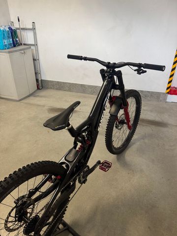 Použité Santa Cruz V10 2025 Mountainbike — obrázek 2 z 7