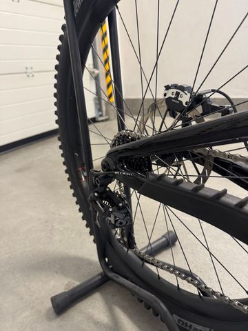 Použité Santa Cruz V10 2025 Mountainbike — obrázek 4 z 7
