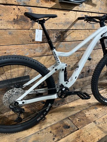 Used Scott Genius 940 2022 2022 Mountainbike, White, 29 — image 2 of 3