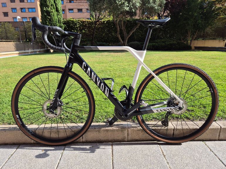 Canyon Inflite CF SL 7 AXS 2024 — Price & Specs | 2BX