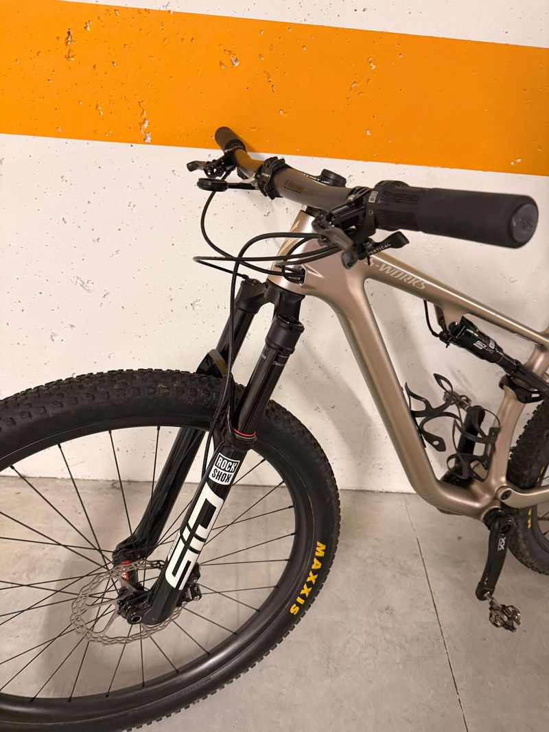 Used Specialized Epic SRAM XX SL Eagle AXS (T-Type) 2024 Mountainbike, Light Gray — image 7 of 22