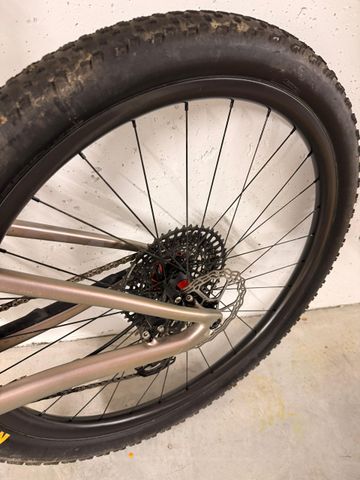 Used Specialized Epic SRAM XX SL Eagle AXS (T-Type) 2024 Mountainbike, Light Gray — image 6 of 22