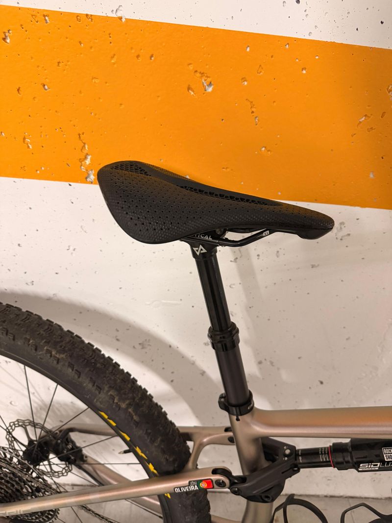 Used Specialized Epic SRAM XX SL Eagle AXS (T-Type) 2024 Mountainbike, Light Gray — image 17 of 22