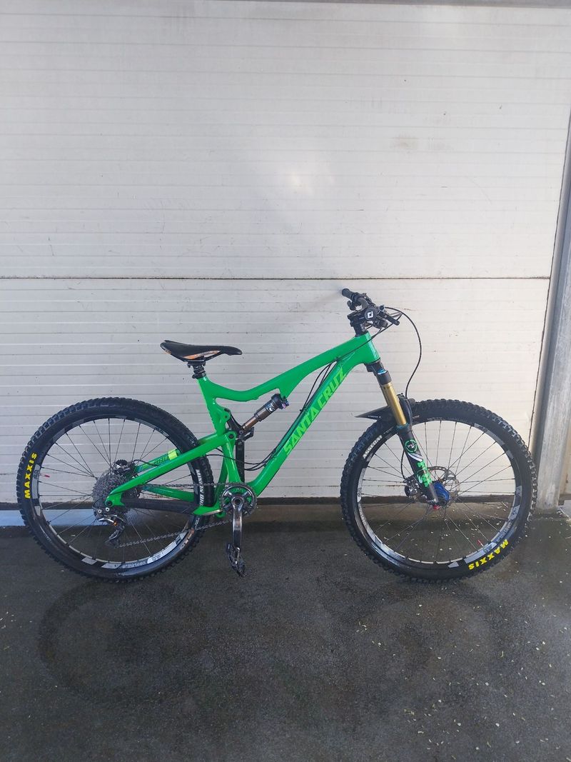 Used Santa Cruz Bronson C 2015 Mountainbike, Green — image 1 of 3