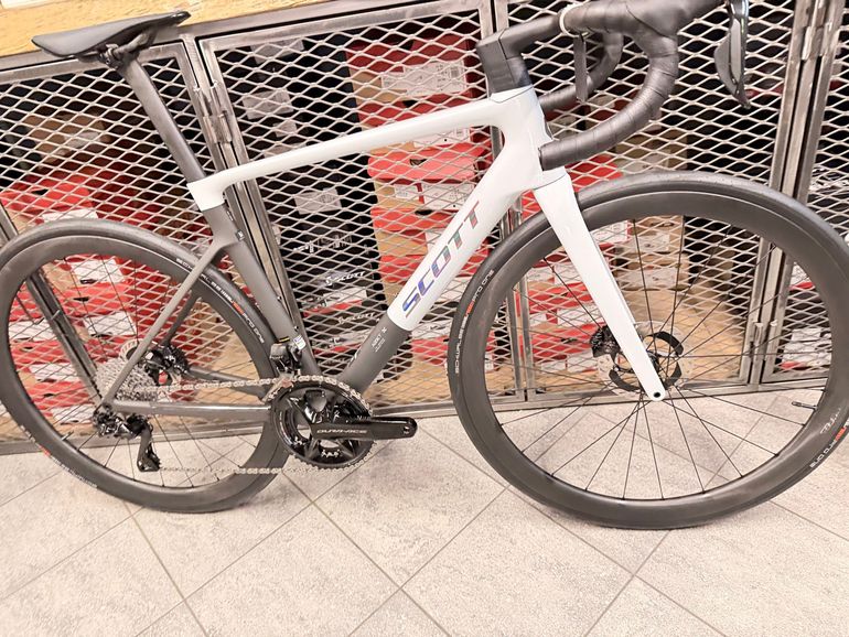 Used Scott Addict Rc PRO MY25 2025 Road & Gravel, White — image 18 of 24