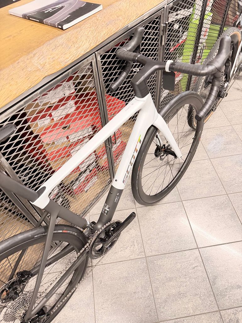 Used Scott Addict Rc PRO MY25 2025 Road & Gravel, White — image 24 of 24