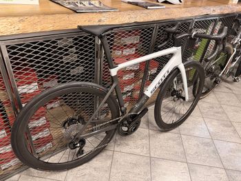 Used Scott Addict Rc PRO MY25 2025 Road & Gravel, White — image 3 of 24
