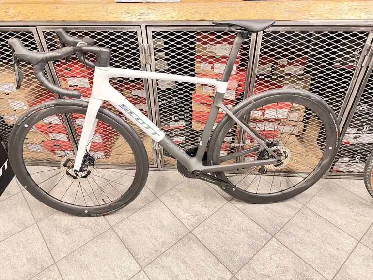Used Scott Addict Rc PRO MY25 2025 Road & Gravel, White — image 13 of 24