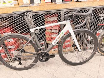 Used Scott Addict Rc PRO MY25 2025 Road & Gravel, White — image 14 of 24