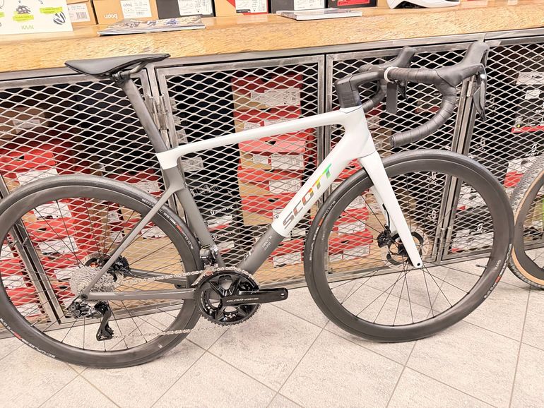 Used Scott Addict Rc PRO MY25 2025 Road & Gravel, White — image 14 of 24